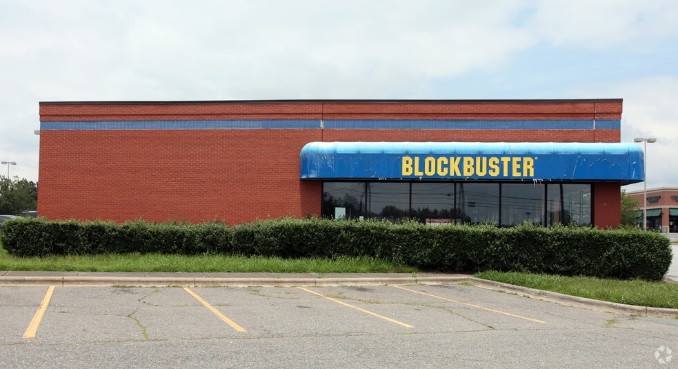 1024 S Main St, Kernersville, NC for lease - Building Photo - Image 3 of 7