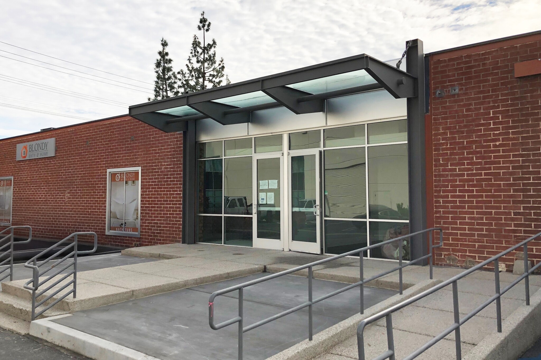 15148 Bledsoe St, Sylmar, CA for lease Building Photo- Image 1 of 2