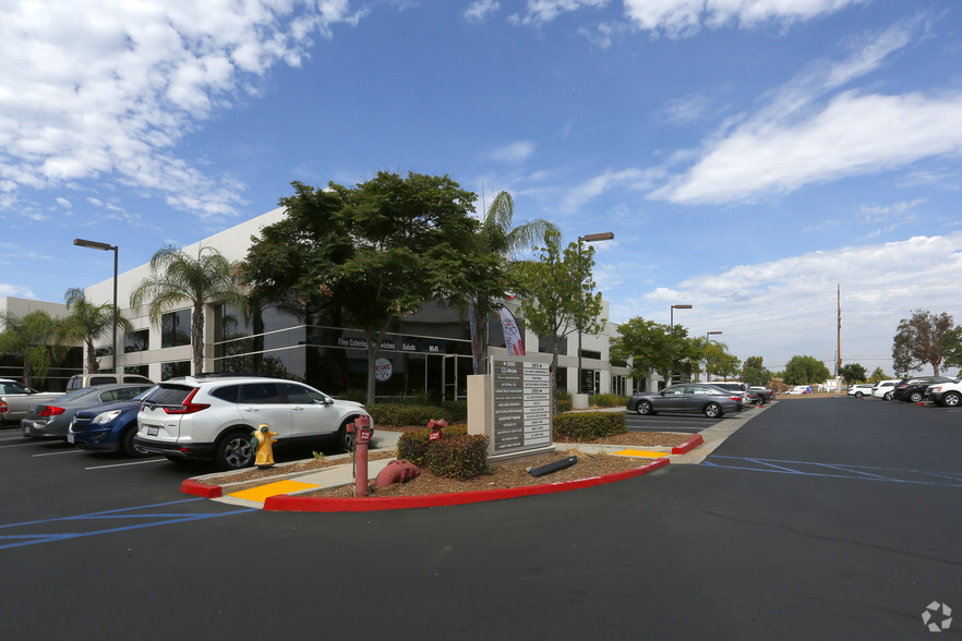 29955 Technology Dr, Murrieta, CA for lease - Building Photo - Image 3 of 5