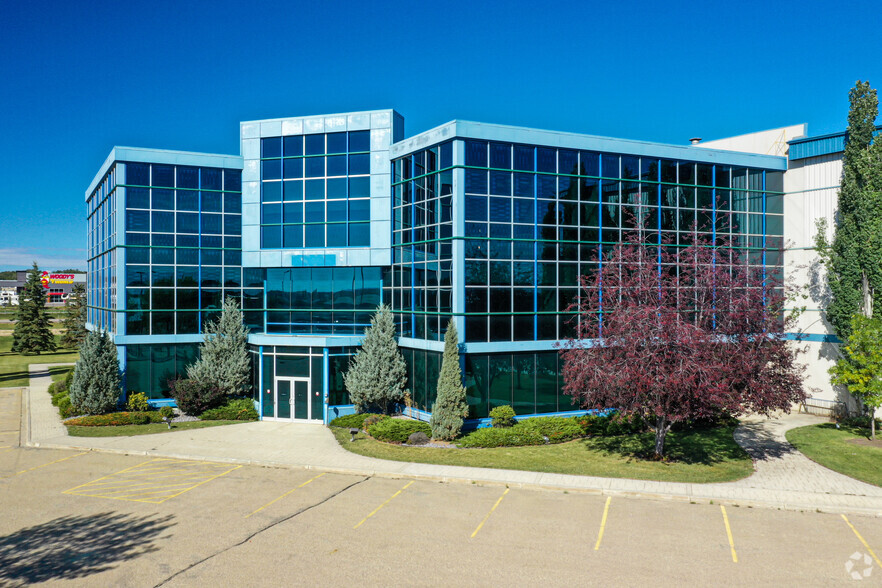 7550 Edgar Industrial Dr, Red Deer, AB for lease - Primary Photo - Image 1 of 5