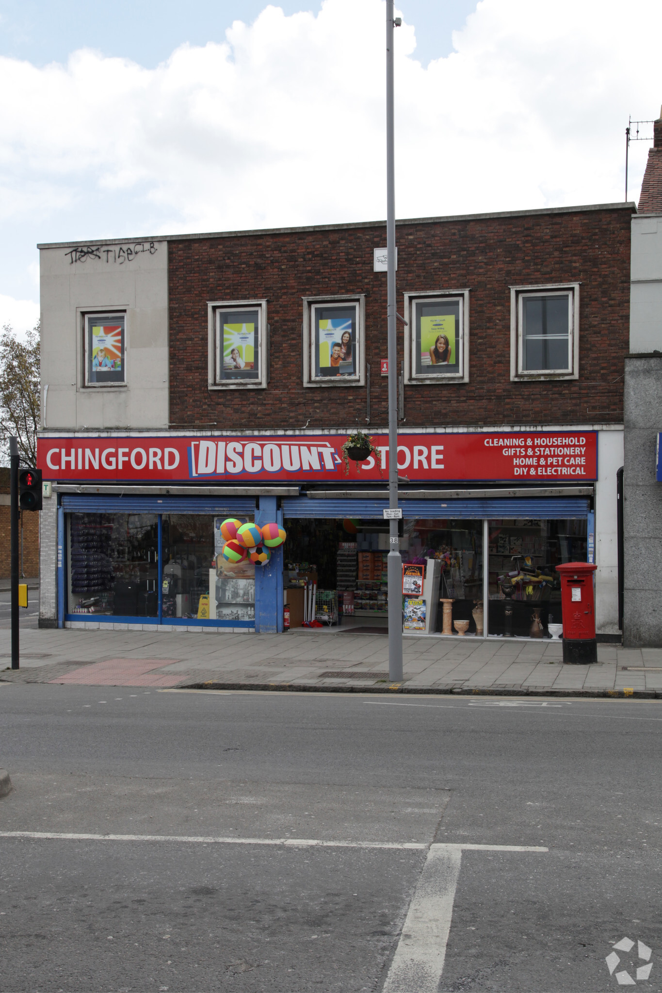 268-270 Chingford Mount Rd, London for lease Primary Photo- Image 1 of 9