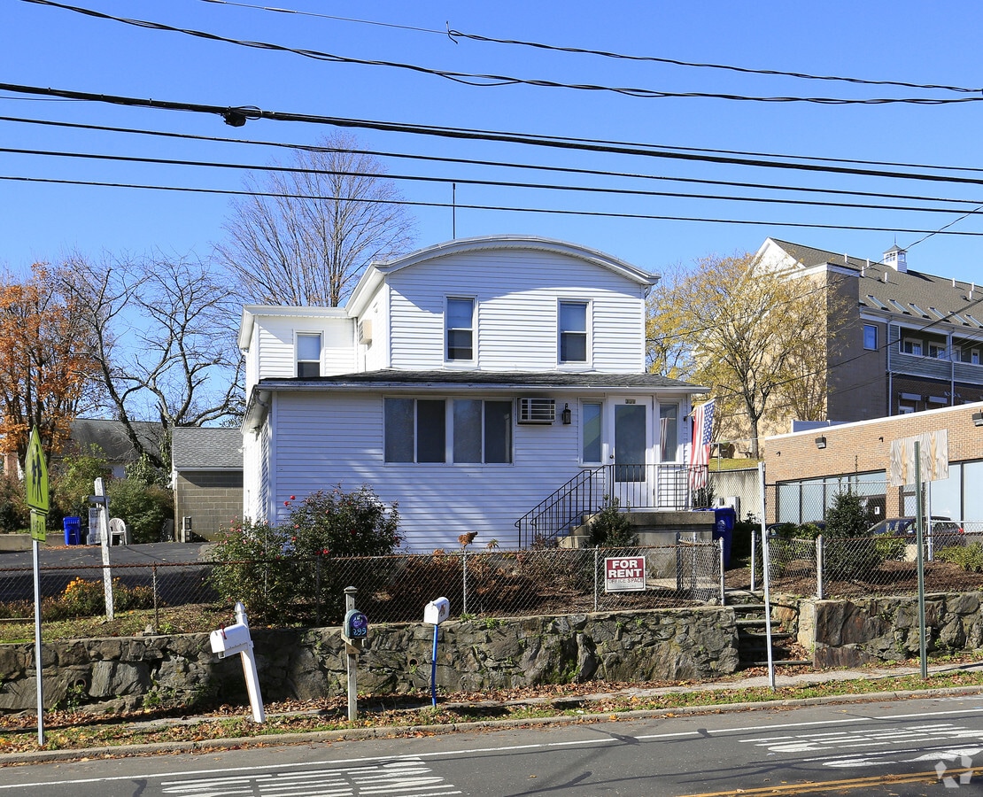 301 Strawberry Hill Ave, Norwalk, CT 06851