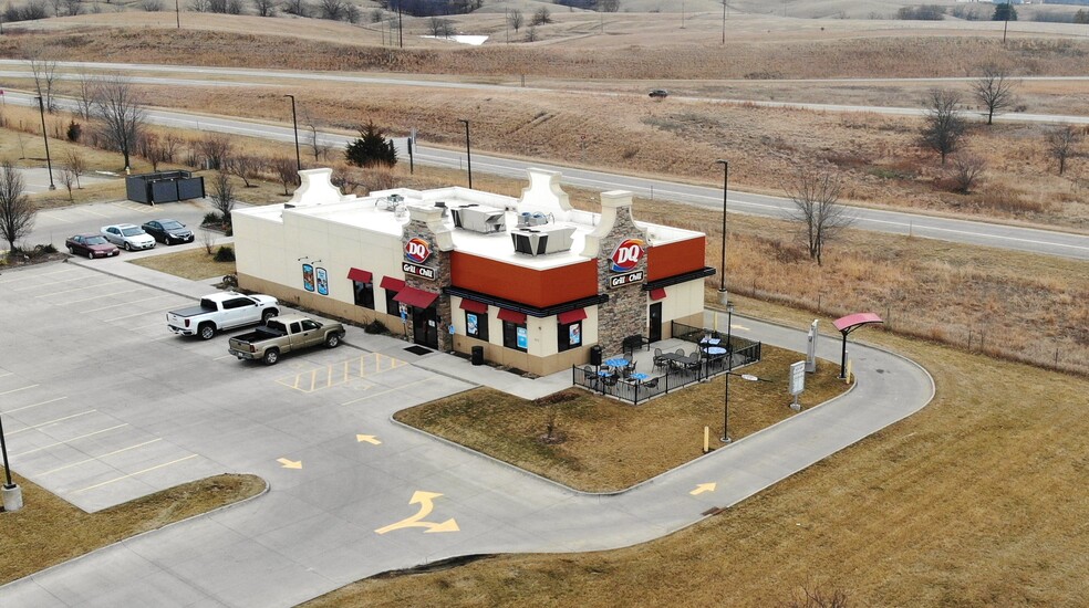 325 Roosevelt Rd, Pella, IA for sale - Primary Photo - Image 1 of 1