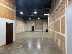 5425 E Raines Rd, Memphis, TN for lease Interior Photo- Image 2 of 15
