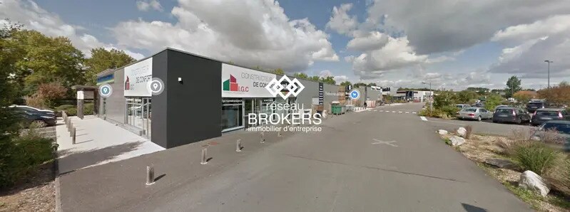 Retail in Bessines for lease - Building Photo - Image 1 of 1