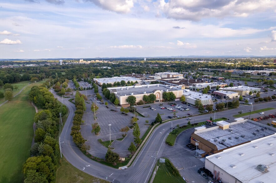 1720 Old Fort Pky, Murfreesboro, TN for sale - Aerial - Image 1 of 14