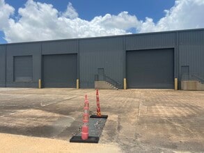 4900-4904 Griggs Rd, Houston, TX for lease Interior Photo- Image 2 of 8