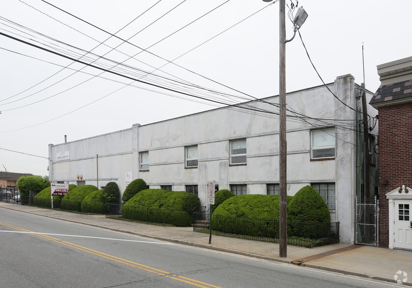 91-101 Horton Ave, Lynbrook, NY for lease - Building Photo - Image 3 of 10