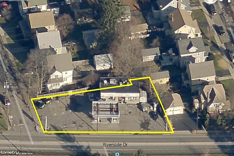 143 Riverside Dr, Johnson City, NY for sale - Primary Photo - Image 1 of 1