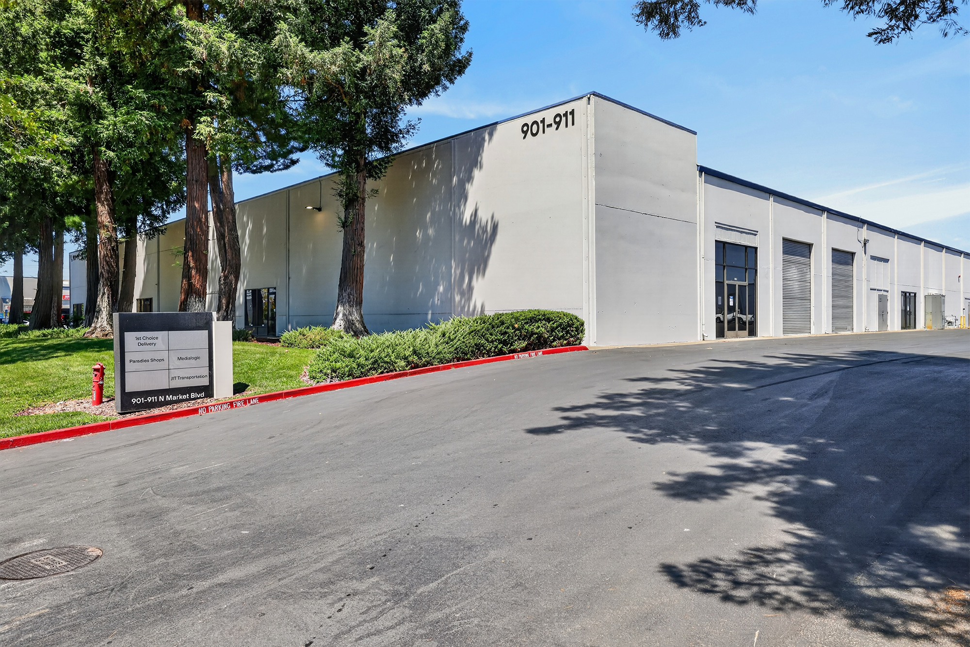 1045 W National Dr, Sacramento, CA for lease Interior Photo- Image 1 of 1