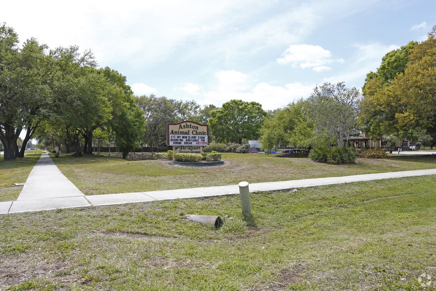 5660 Ashton Rd, Sarasota, FL for lease - Building Photo - Image 3 of 3