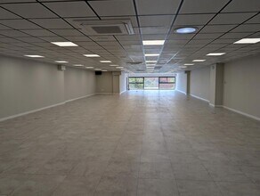 Office in Torrejón de Ardoz, Madrid for lease Building Photo- Image 2 of 12