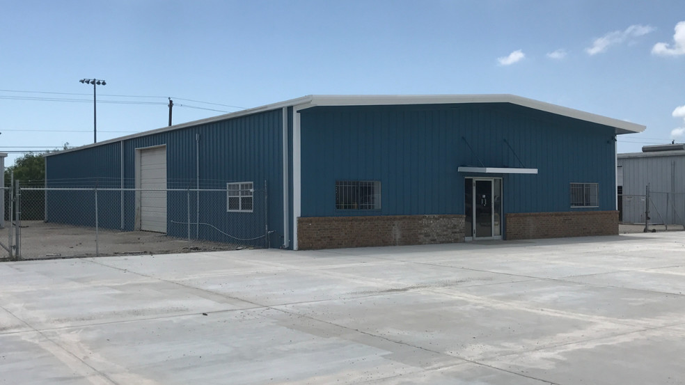 142 W 44th St, Corpus Christi, TX for lease - Building Photo - Image 1 of 1