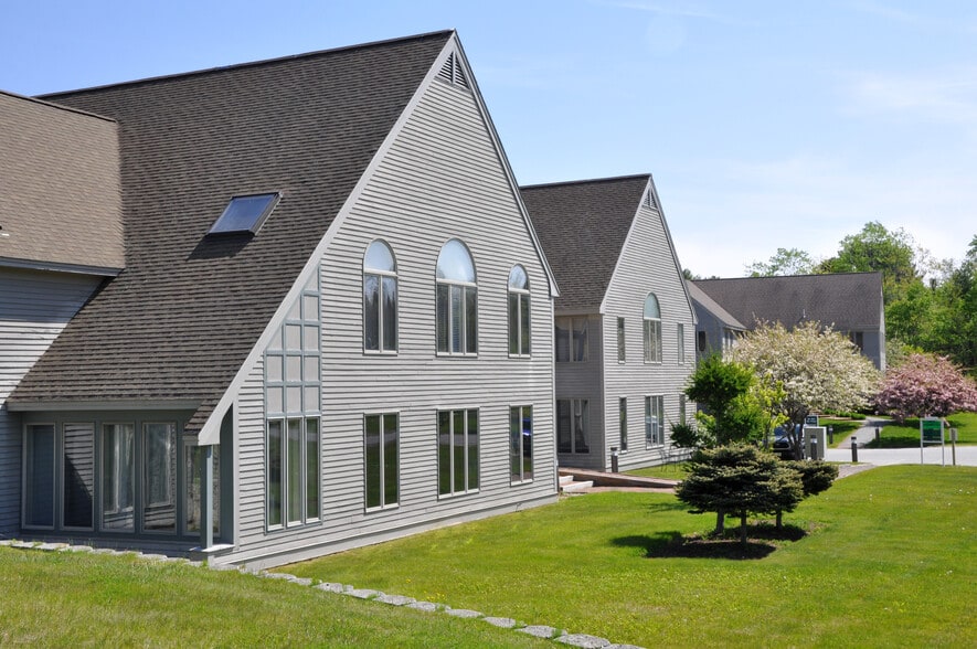 174 S Freeport Rd, Freeport, ME for sale - Building Photo - Image 1 of 1