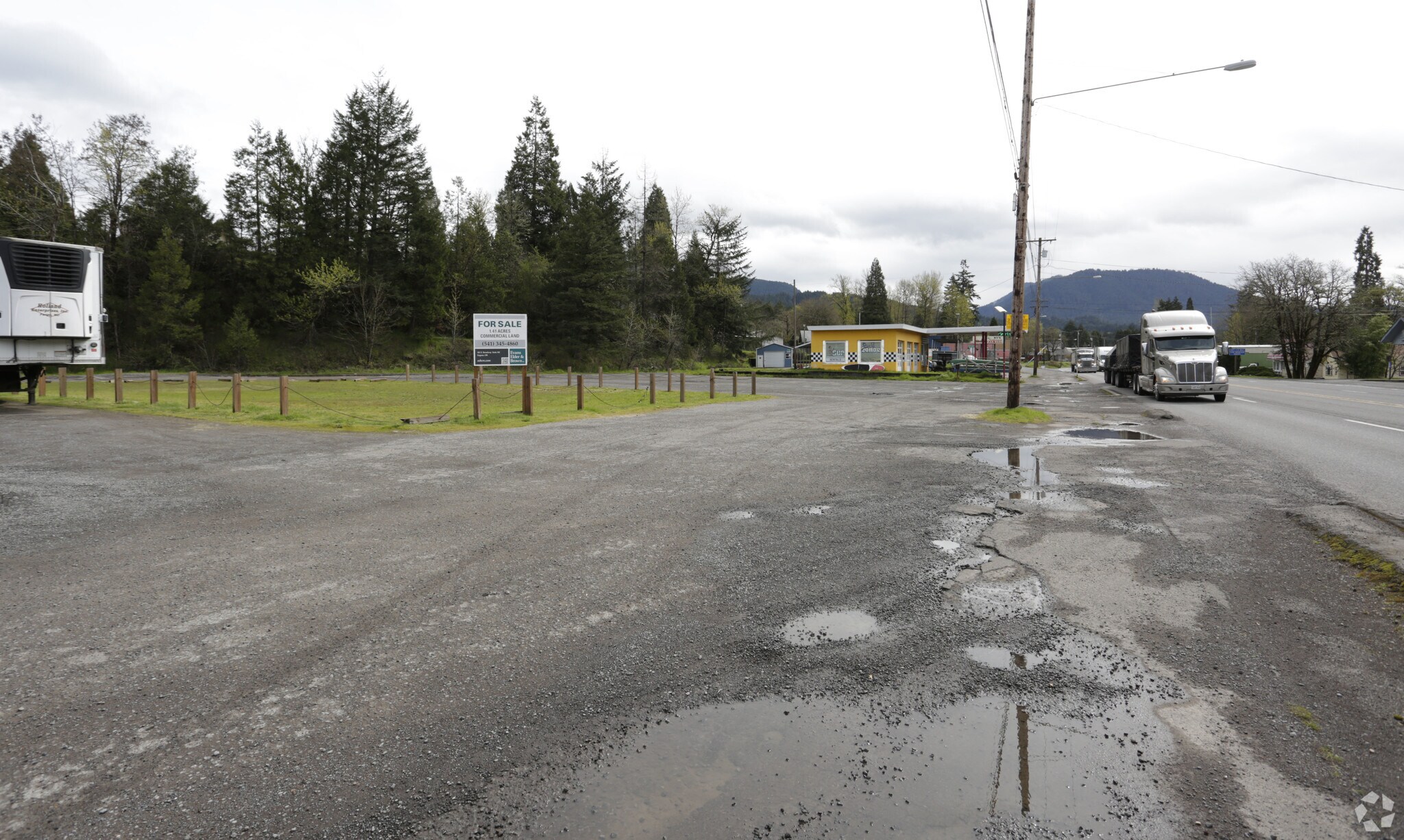 Highway 58, Oakridge, OR for sale Primary Photo- Image 1 of 1