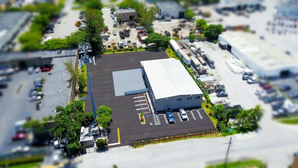 11913 NW 99th Ave, Hialeah Gardens, FL for lease - Building Photo - Image 2 of 4