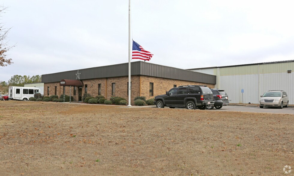 2210 Industrial Dr SW, Cullman, AL for sale - Building Photo - Image 2 of 6
