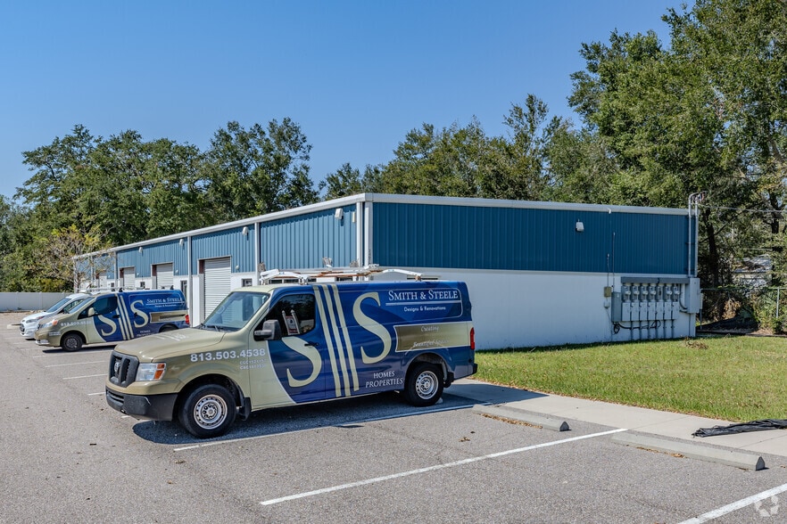 14050 N Florida Ave, Tampa, FL for lease - Primary Photo - Image 1 of 2