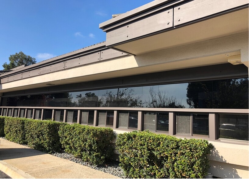 6336 Greenwich Dr, San Diego, CA for lease - Building Photo - Image 3 of 11