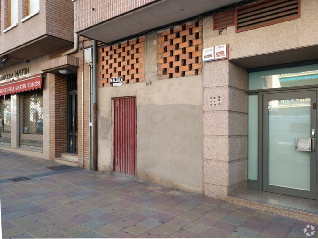 Retail in Segovia, Segovia for lease Interior Photo- Image 1 of 3