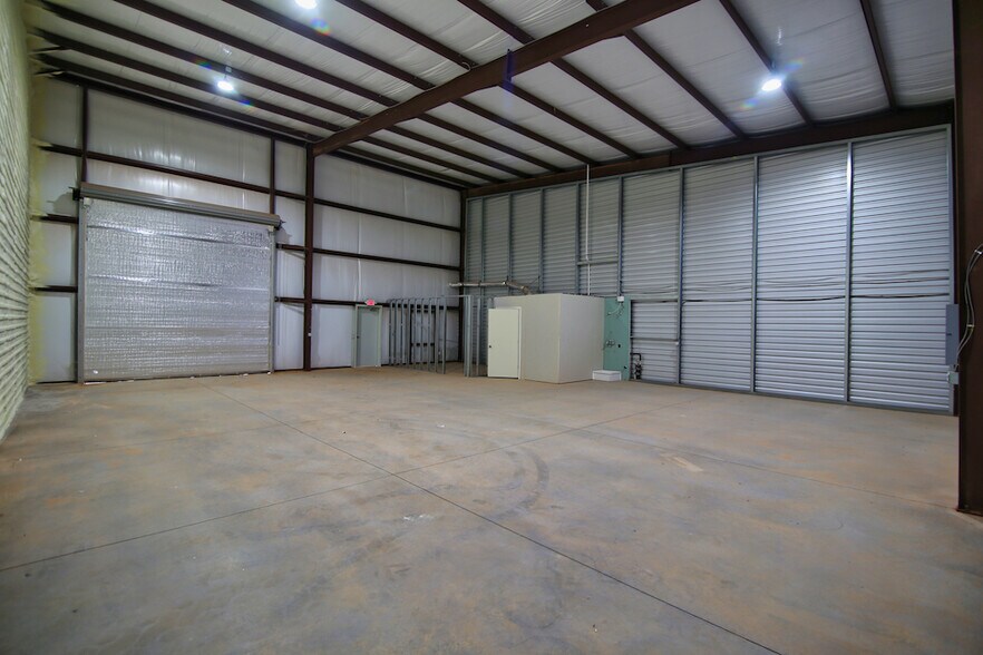 5700 N Bryant, Oklahoma City, OK for sale - Building Photo - Image 2 of 6