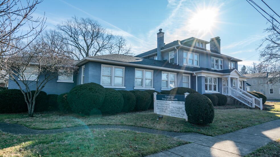 105 Lyndon Ln, Louisville, KY for sale - Building Photo - Image 2 of 5