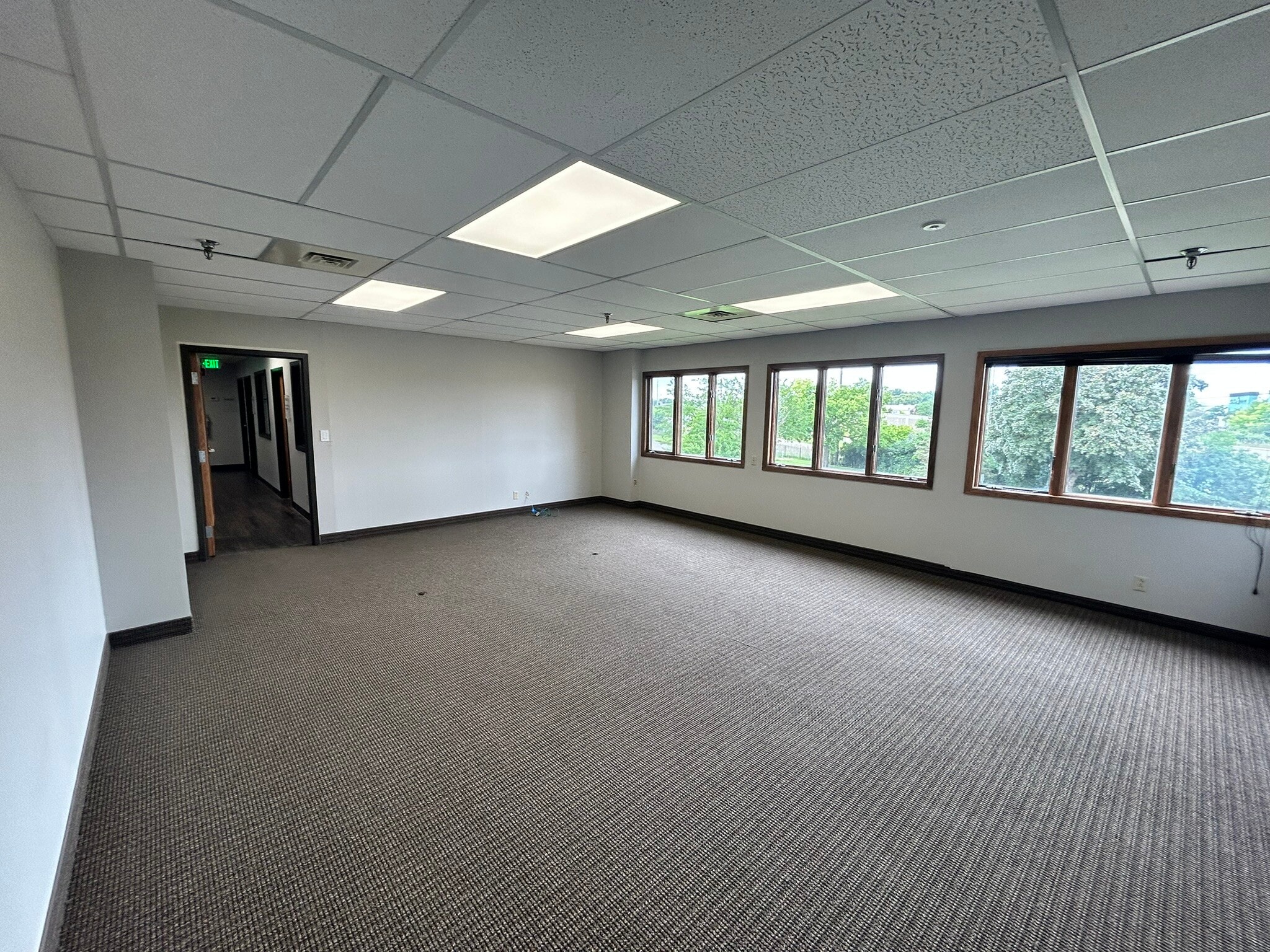 4810 Lilac Dr, Minneapolis, MN for lease Interior Photo- Image 1 of 3