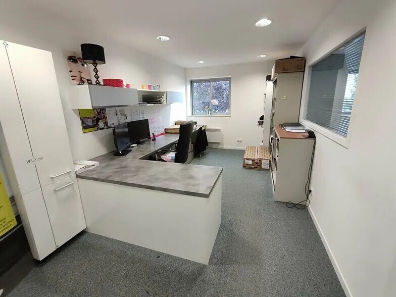 Office in BOURGOIN-JALLIEU for lease - Interior Photo - Image 3 of 5