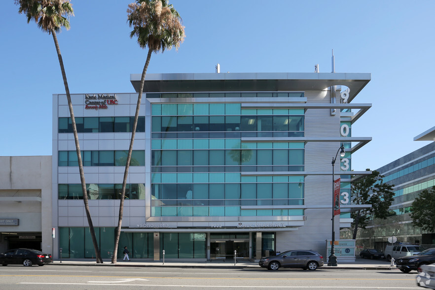 9033 Wilshire Blvd, Beverly Hills, CA for lease - Building Photo - Image 2 of 5