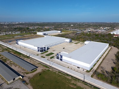 7560 S Sam Houston Pky E, Houston, TX for lease - Building Photo - Image 2 of 7