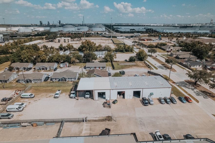 202 Preston Ave, Pasadena, TX for lease - Building Photo - Image 2 of 14