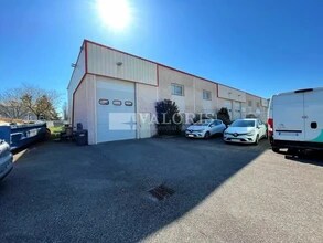 Flex in Chassieu for lease Building Photo- Image 2 of 6