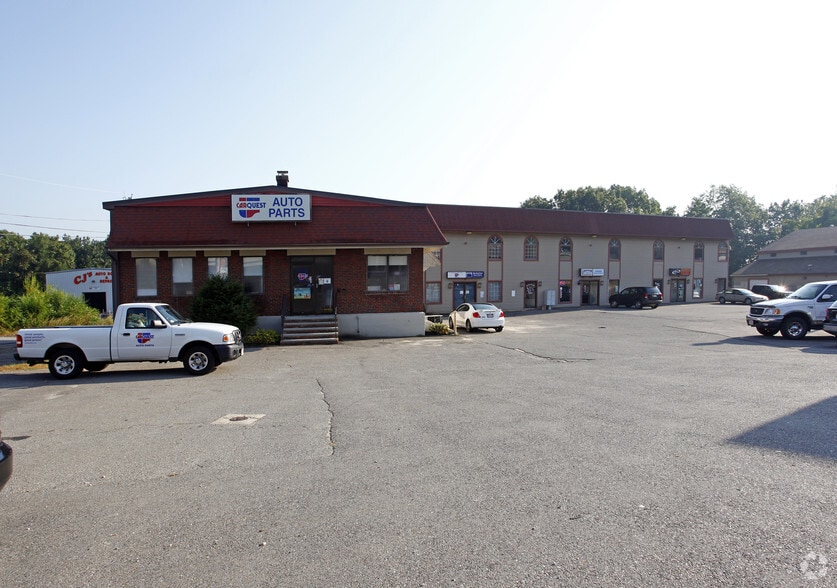 853 N Main St, Leominster, MA 01453