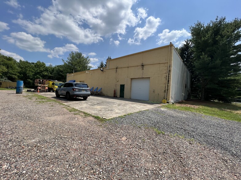 98 Industrial Ct, Freehold, NJ for sale - Building Photo - Image 3 of 20