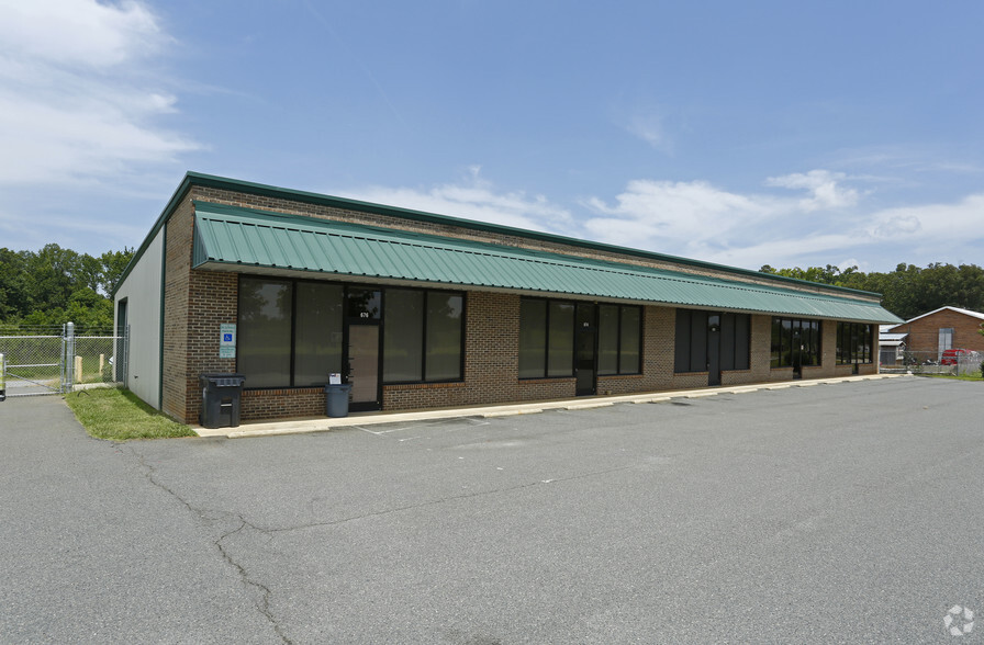 668-676 NC 24-27 Hwy W, Midland, NC for sale - Primary Photo - Image 1 of 1