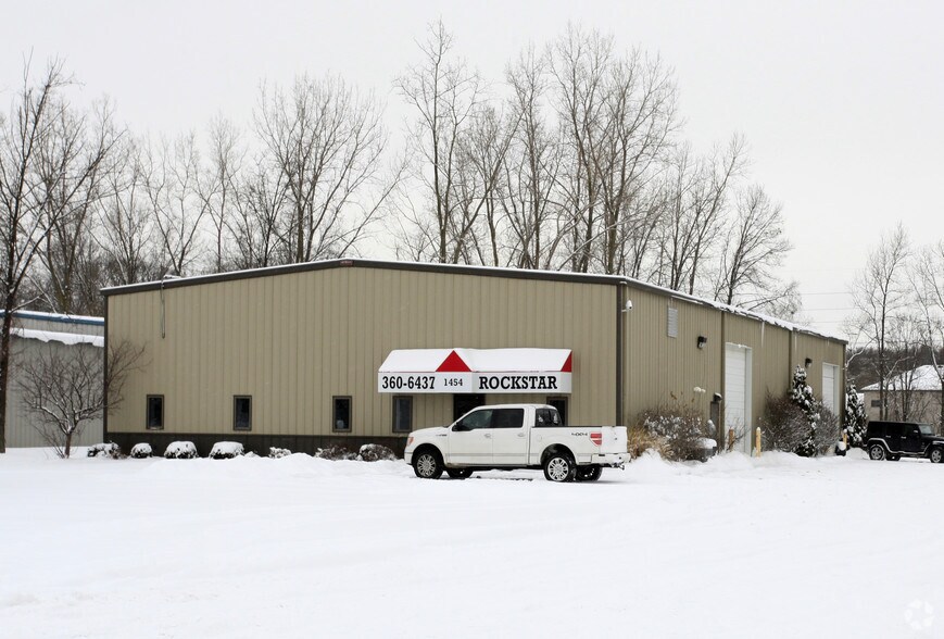 1454 3rd St, Osceola, IN for sale - Primary Photo - Image 1 of 1