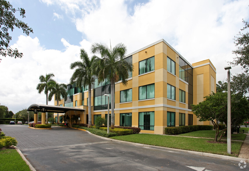 10075 Jog Rd, Boynton Beach, FL for lease - Building Photo - Image 3 of 4