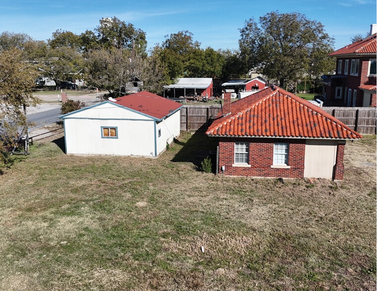 201 N Stemmons St, Sanger, TX for sale - Building Photo - Image 2 of 3