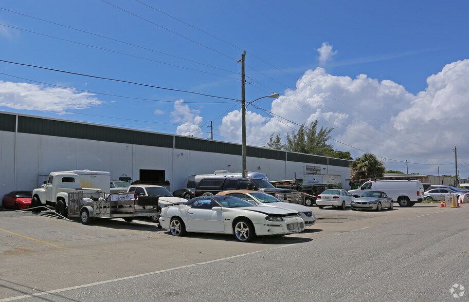 1700-1800 NW 1st Ave, Boca Raton, FL for lease - Building Photo - Image 2 of 21