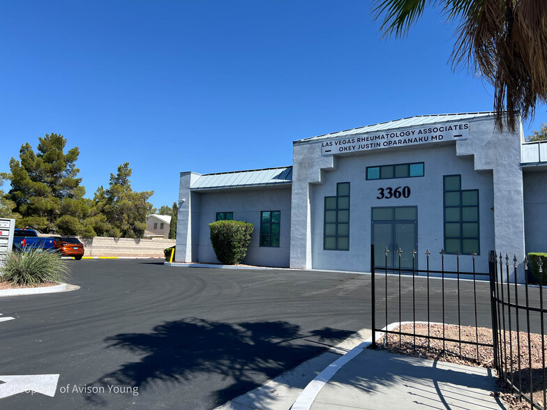 3360 E Russell Rd, Las Vegas, NV for lease - Building Photo - Image 2 of 8