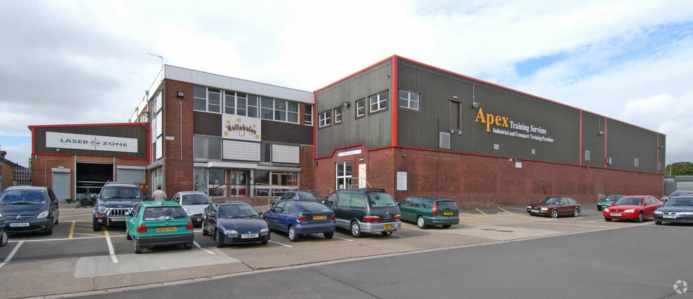 Gladstone Rd, Northampton for lease - Primary Photo - Image 1 of 4