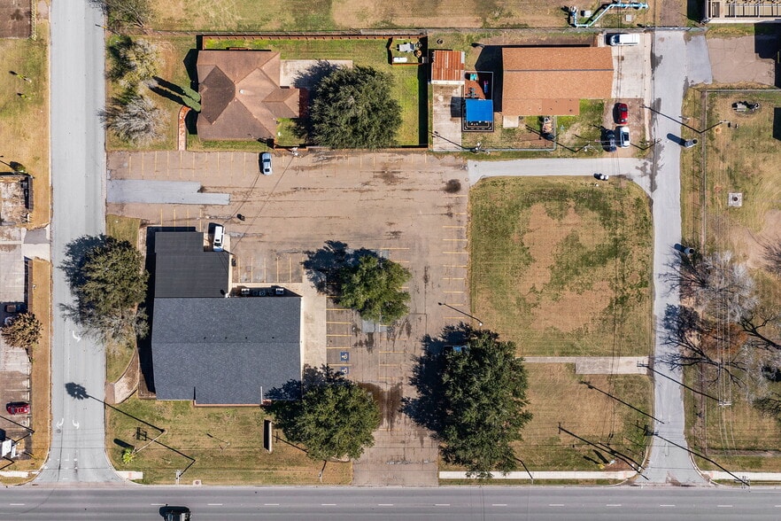 2602 N Texas Blvd, Weslaco, TX for lease - Aerial - Image 3 of 9