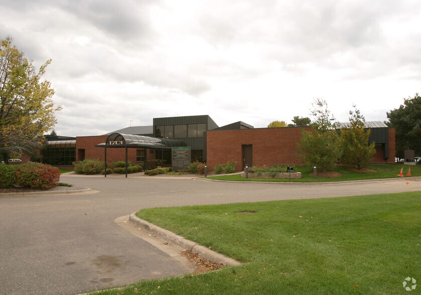 1701 W Curve Crest Blvd, Stillwater, MN for lease - Building Photo - Image 2 of 19