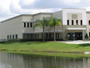 640 Brooker Creek Blvd, Oldsmar, FL for lease Building Photo- Image 1 of 3