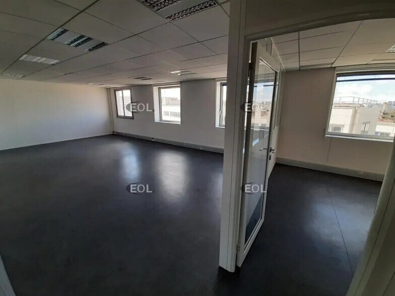 Office in Ivry-sur-Seine for lease - Interior Photo - Image 3 of 7
