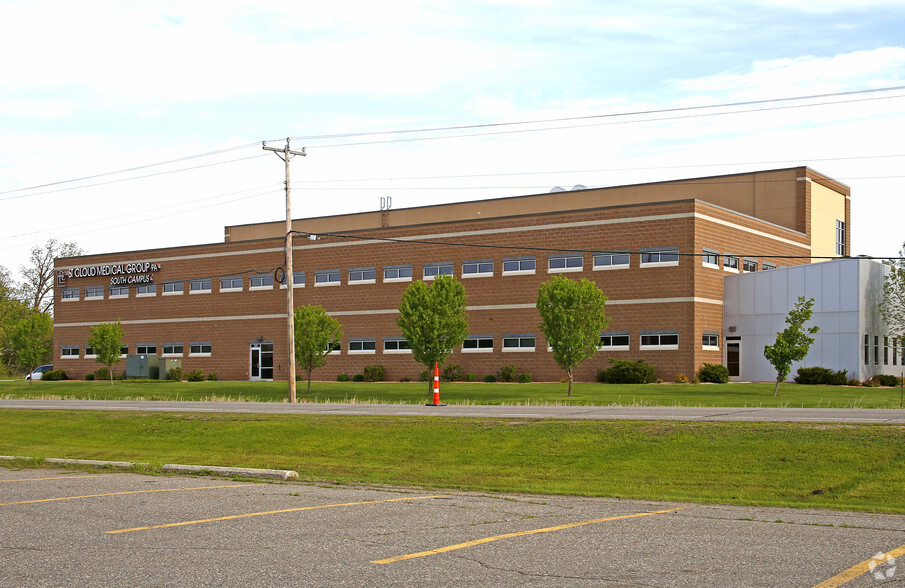 1301 33rd St S, Saint Cloud, MN for sale - Primary Photo - Image 1 of 1