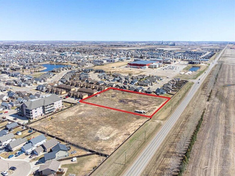 1307 53 Avenue, Lloydminster, AB for sale - Building Photo - Image 3 of 5