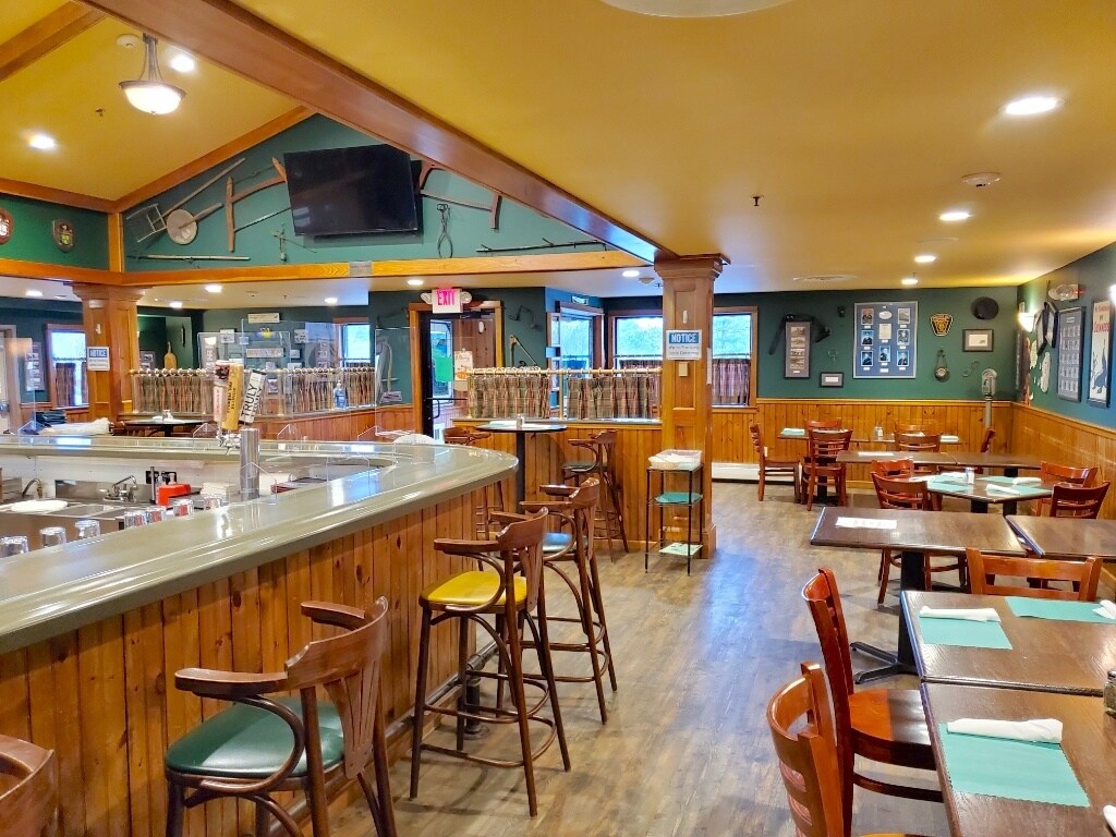 710 Main St, Presque Isle, ME 04769 The Irish Setter Pub