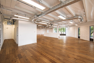 1001 SE Sandy Blvd, Portland, OR for lease Interior Photo- Image 2 of 2