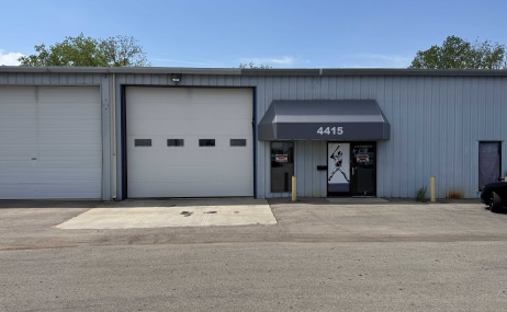 4419-4441 Robertson Rd, Madison, WI for lease - Building Photo - Image 2 of 6